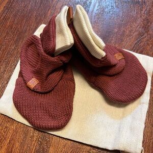 NEW Goumi Kids Hot Cocoa Knit Baby Boots SZ 6-12 mo Red Organic Cotton Booties